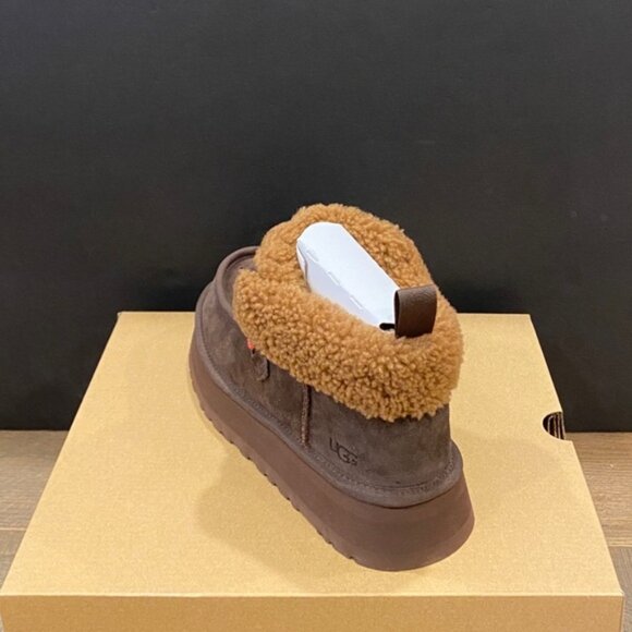 UGG Women's Funkarra Cabin Cuff Burnt Cedar Short Ankle Boots Bootie Shoes Flats - Picture 3 of 4